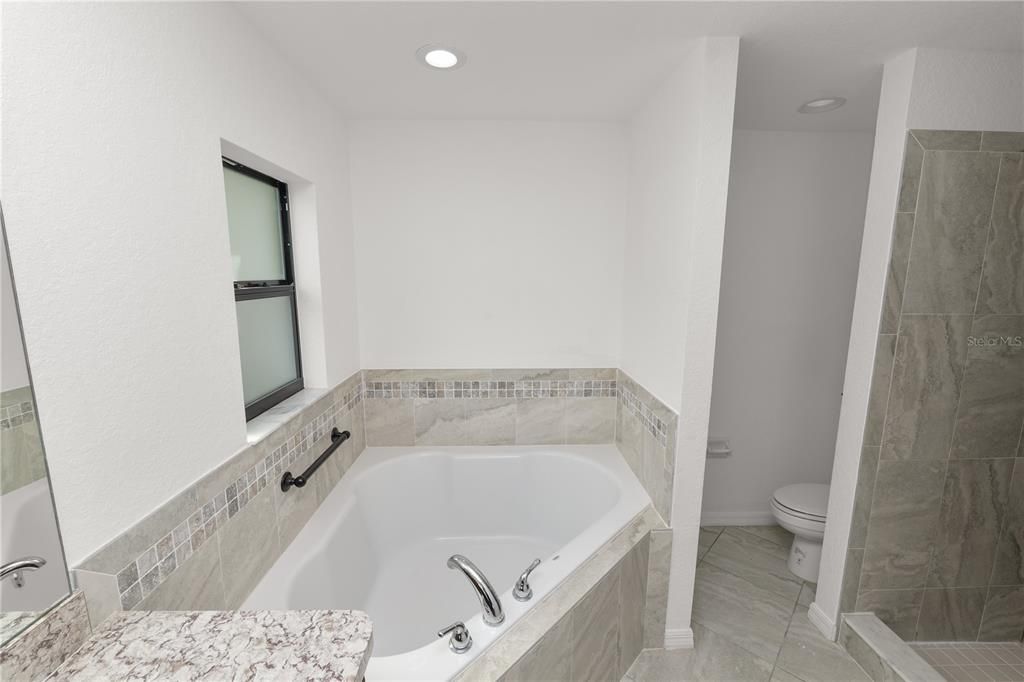 En Venta: $309,900 (3 camas, 2 baños, 1380 Pies cuadrados)