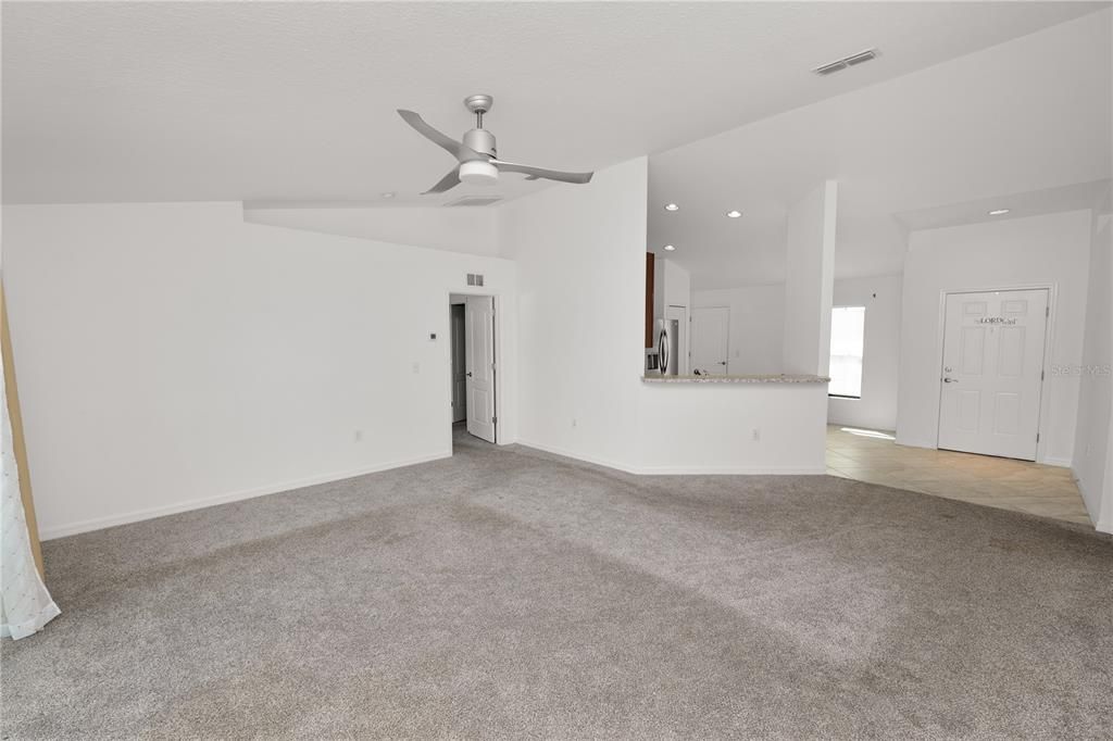 En Venta: $309,900 (3 camas, 2 baños, 1380 Pies cuadrados)
