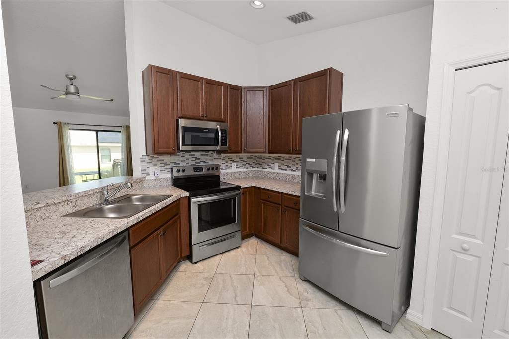 En Venta: $309,900 (3 camas, 2 baños, 1380 Pies cuadrados)