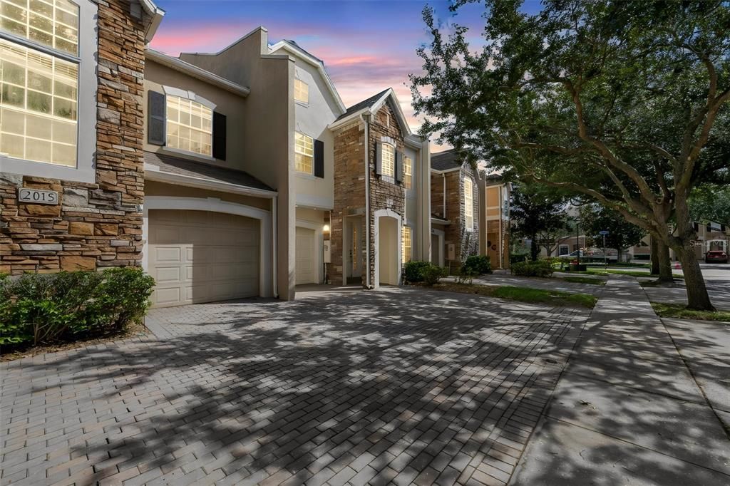 For Sale: $325,000 (3 beds, 2 baths, 2079 Square Feet)