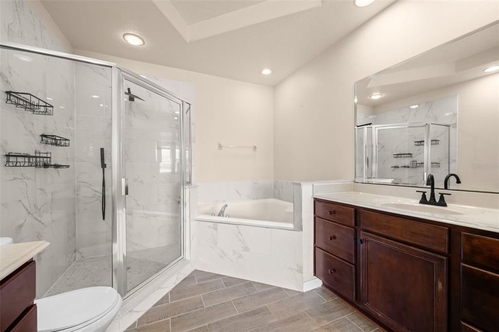 For Sale: $325,000 (3 beds, 2 baths, 2079 Square Feet)