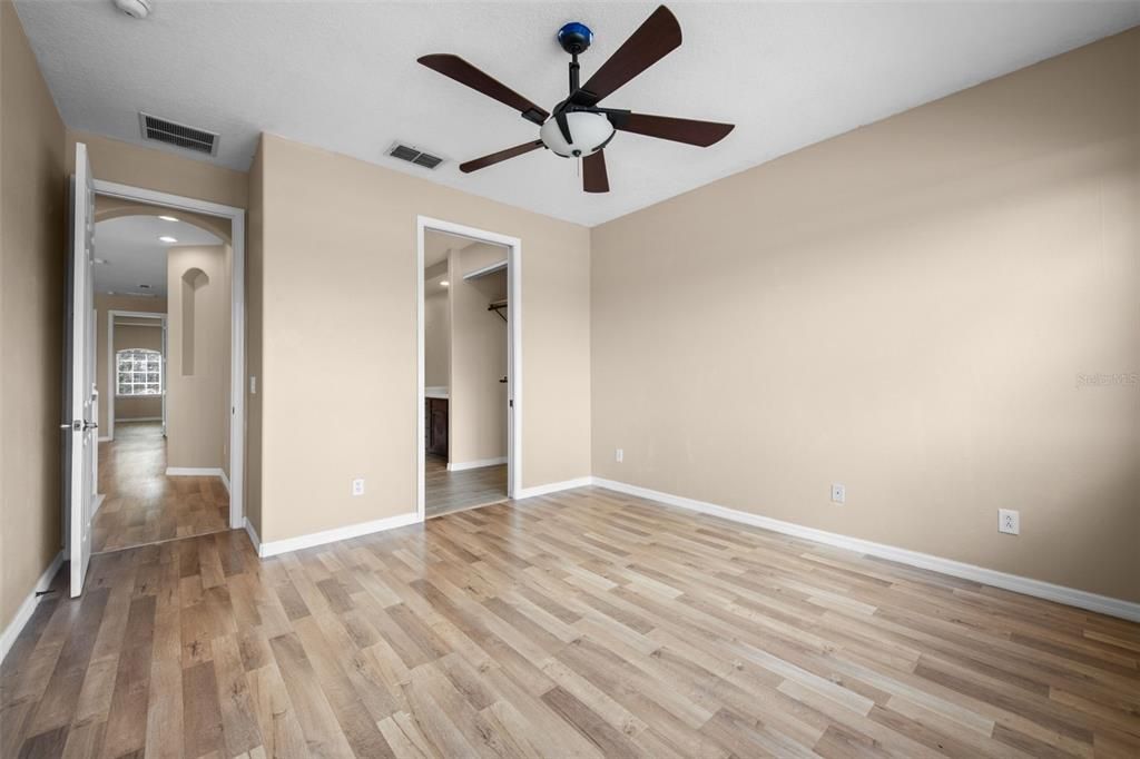 For Sale: $325,000 (3 beds, 2 baths, 2079 Square Feet)
