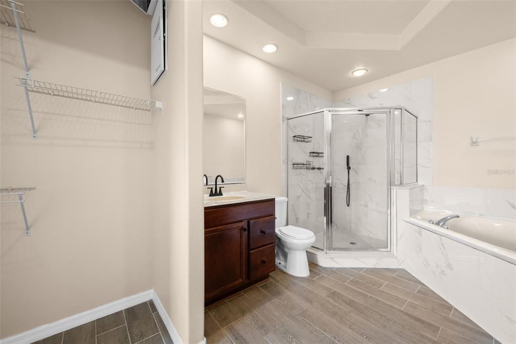 For Sale: $325,000 (3 beds, 2 baths, 2079 Square Feet)
