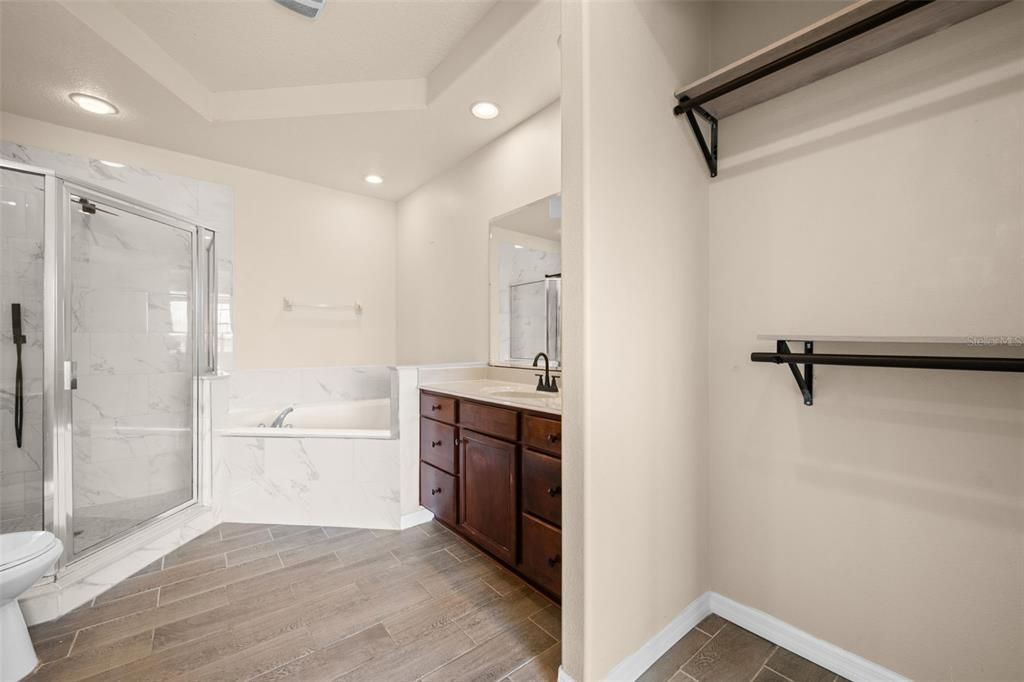 For Sale: $325,000 (3 beds, 2 baths, 2079 Square Feet)