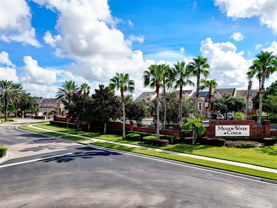 For Sale: $325,000 (3 beds, 2 baths, 2079 Square Feet)