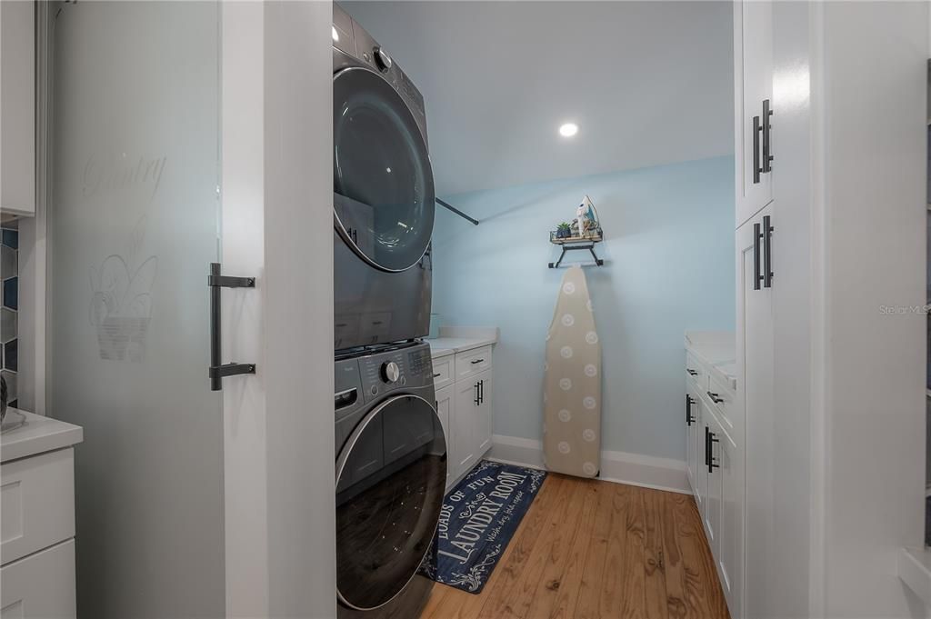 En Venta: $710,000 (4 camas, 3 baños, 1892 Pies cuadrados)