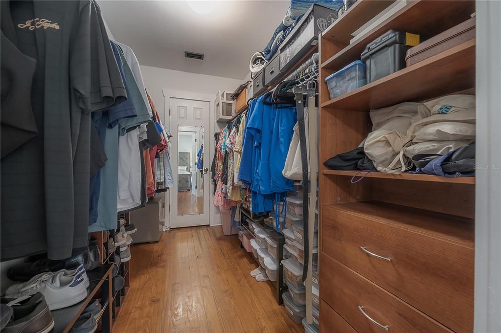 En Venta: $710,000 (4 camas, 3 baños, 1892 Pies cuadrados)
