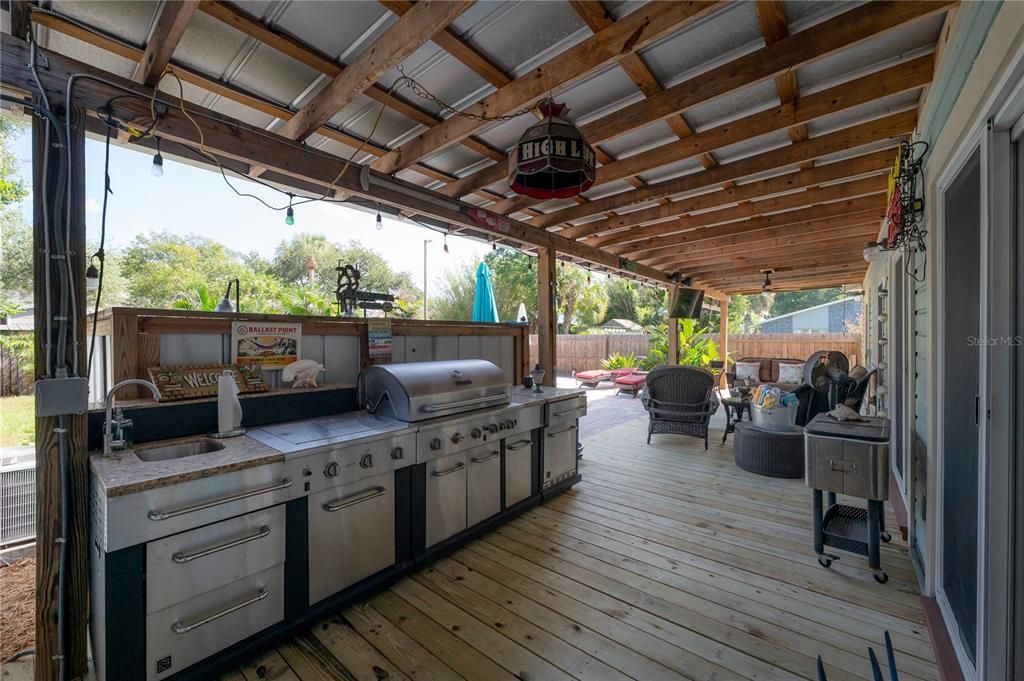 En Venta: $710,000 (4 camas, 3 baños, 1892 Pies cuadrados)