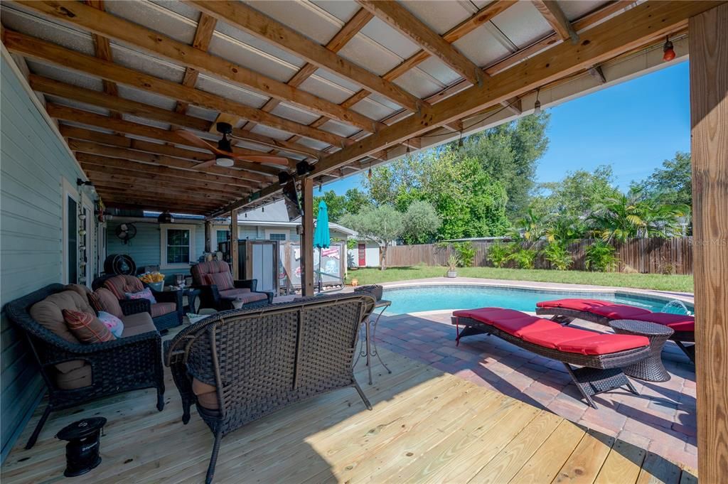En Venta: $710,000 (4 camas, 3 baños, 1892 Pies cuadrados)