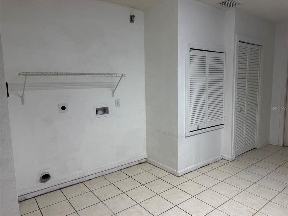 В аренду: $1,600 (3 спален, 2 ванн, 1320 Квадратных фут)