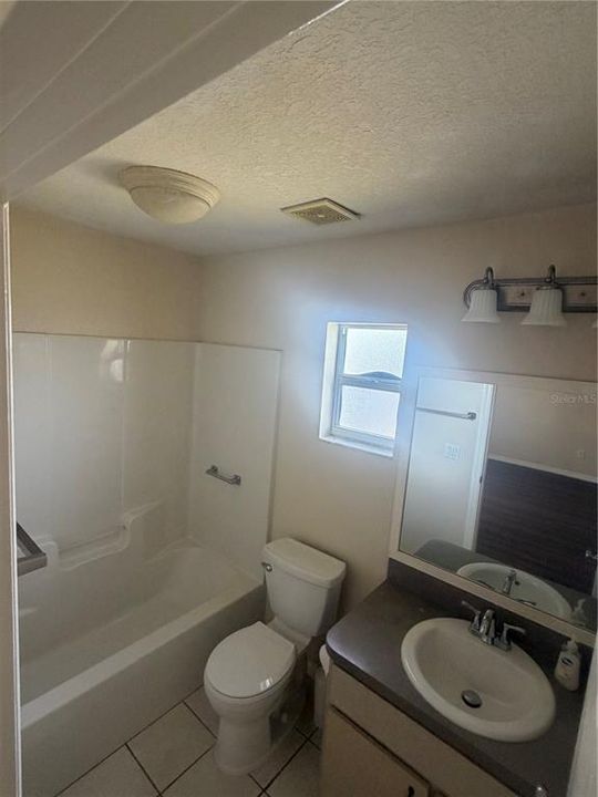 В аренду: $1,600 (3 спален, 2 ванн, 1320 Квадратных фут)