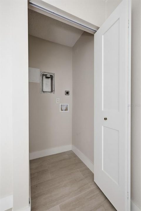 En Venta: $549,900 (4 camas, 3 baños, 1470 Pies cuadrados)