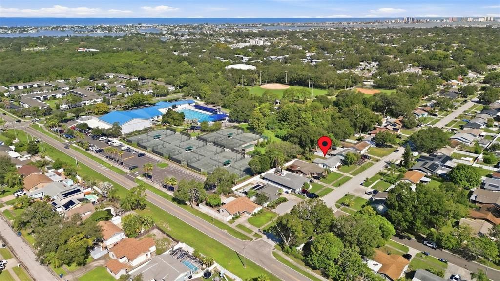En Venta: $549,900 (4 camas, 3 baños, 1470 Pies cuadrados)