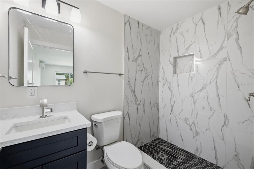 En Venta: $549,900 (4 camas, 3 baños, 1470 Pies cuadrados)