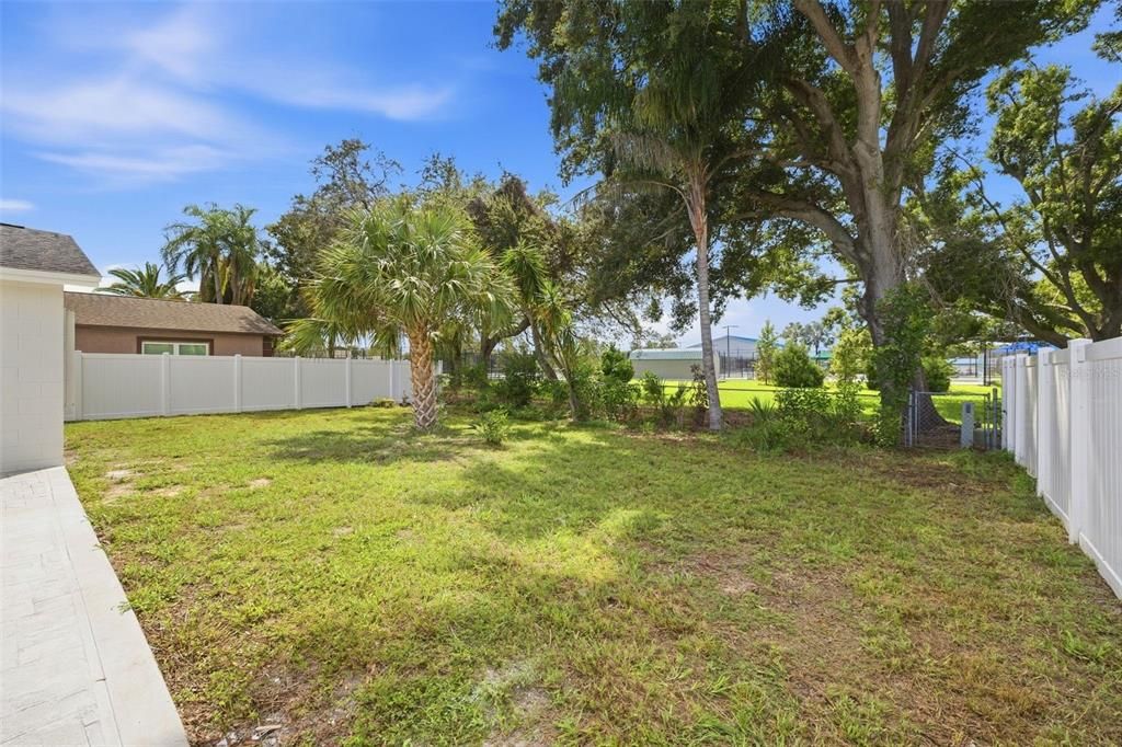 En Venta: $549,900 (4 camas, 3 baños, 1470 Pies cuadrados)