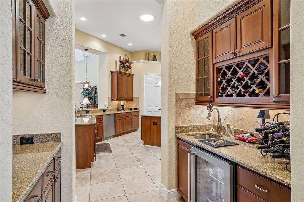En Venta: $1,799,000 (4 camas, 3 baños, 3612 Pies cuadrados)