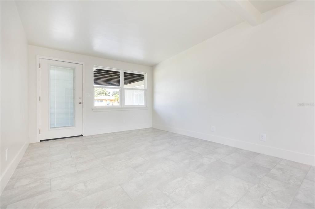 En Venta: $259,900 (3 camas, 1 baños, 888 Pies cuadrados)