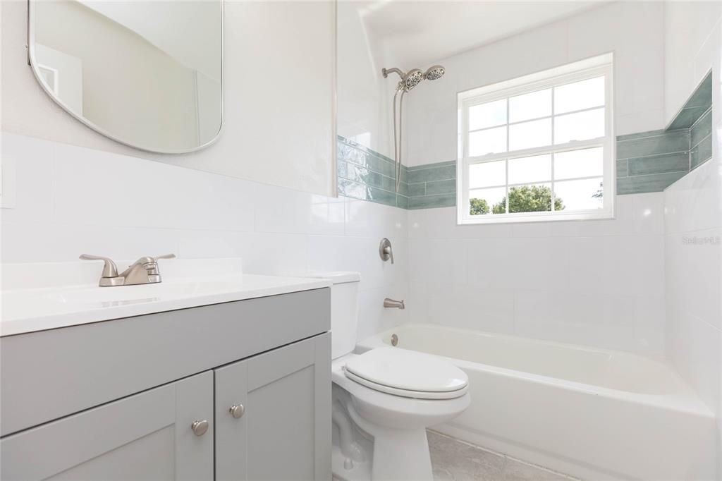 En Venta: $259,900 (3 camas, 1 baños, 888 Pies cuadrados)