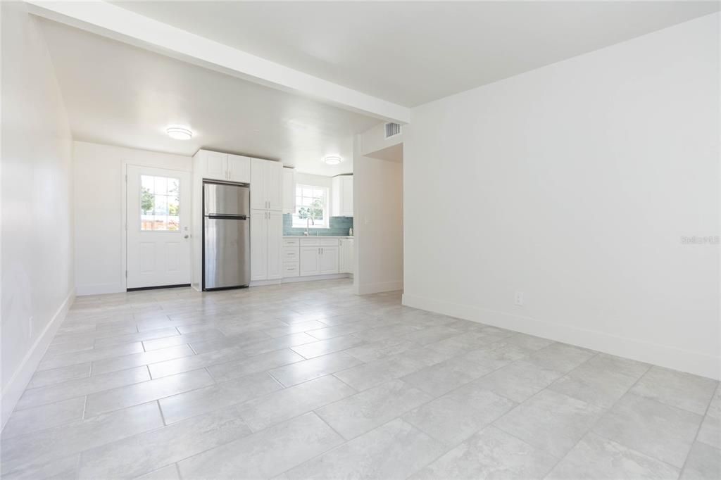 En Venta: $259,900 (3 camas, 1 baños, 888 Pies cuadrados)