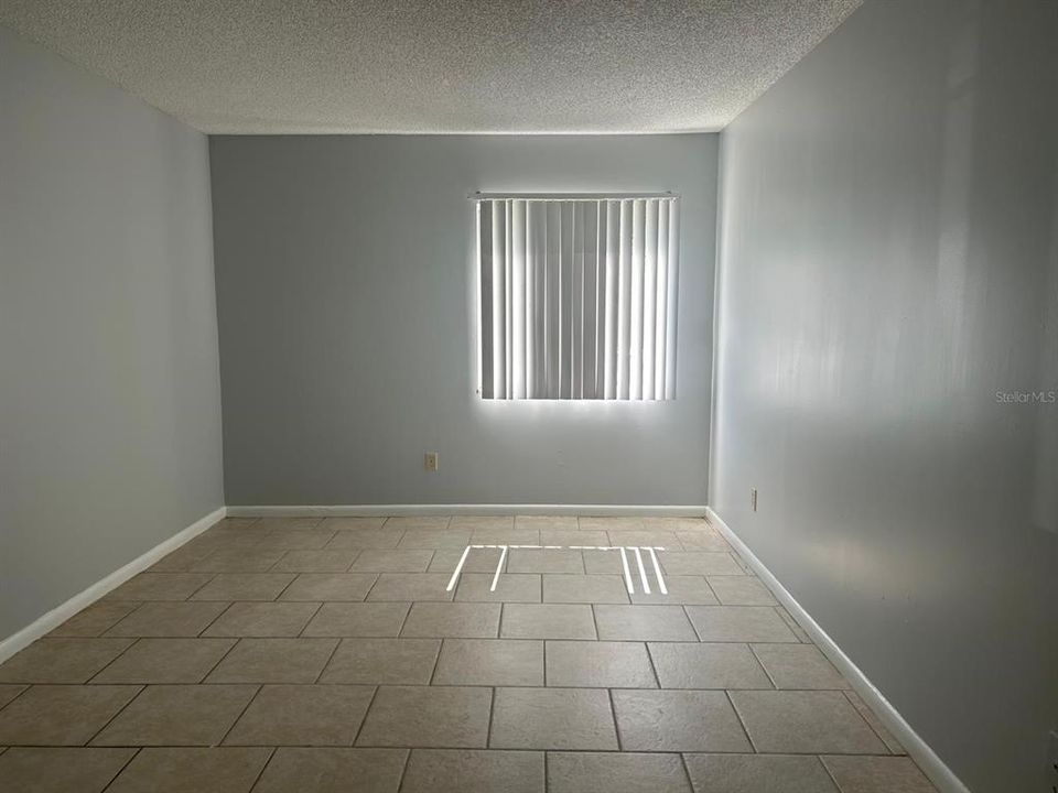 For Sale: $95,900 (2 beds, 1 baths, 1019 Square Feet)