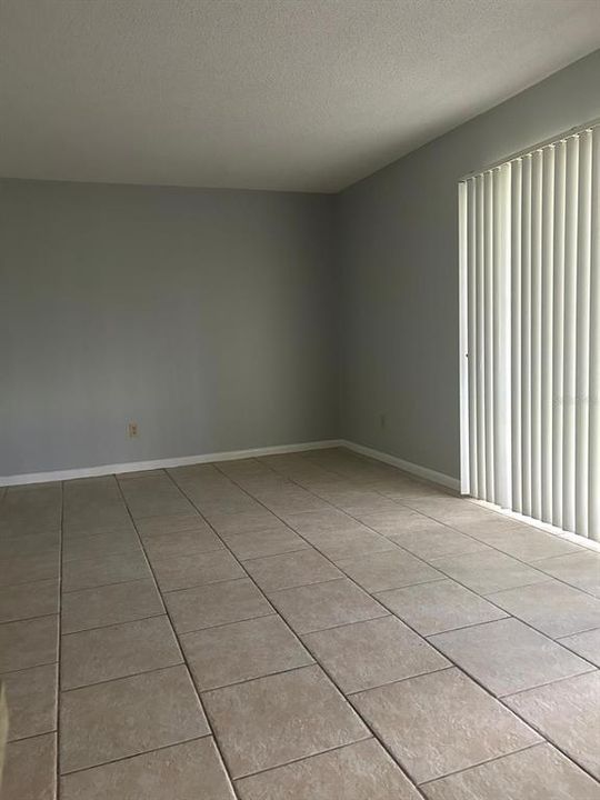 For Sale: $95,900 (2 beds, 1 baths, 1019 Square Feet)