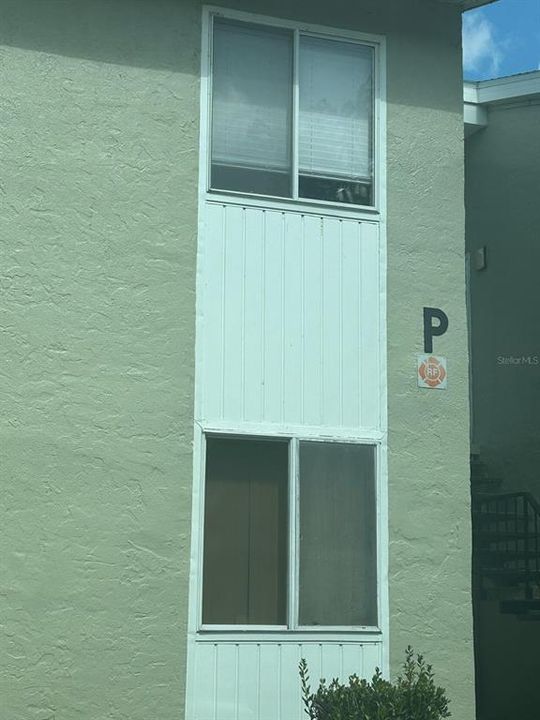 For Sale: $95,900 (2 beds, 1 baths, 1019 Square Feet)