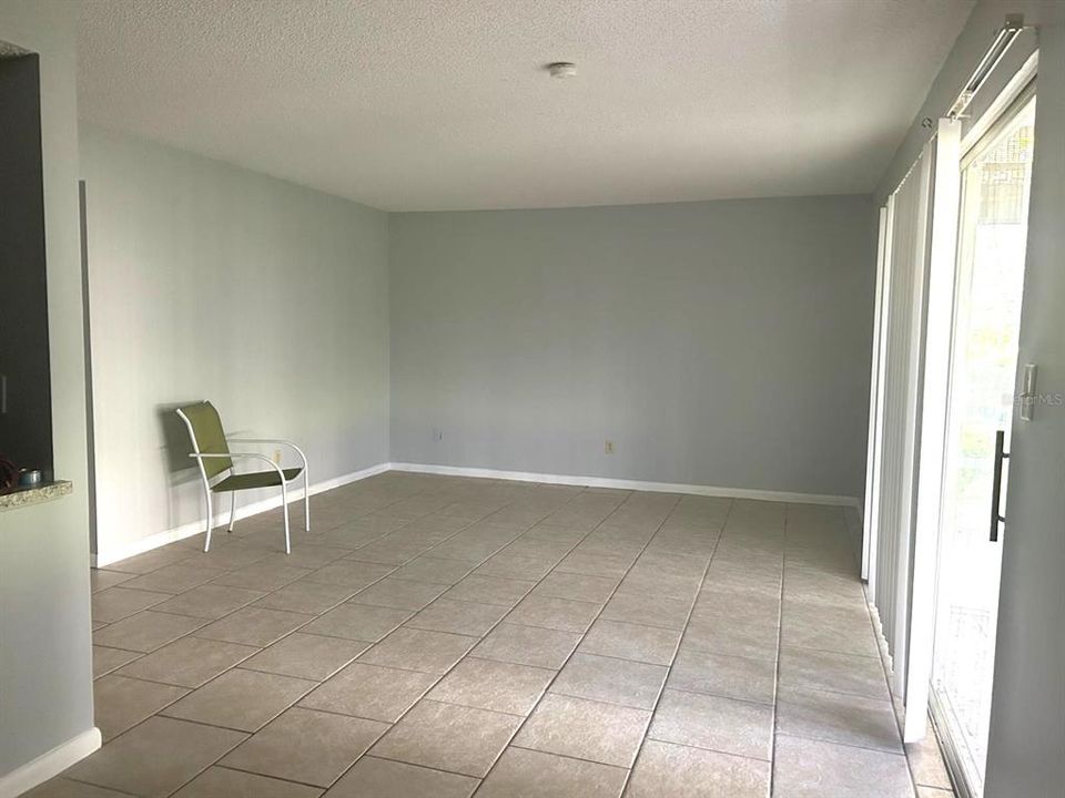 For Sale: $95,900 (2 beds, 1 baths, 1019 Square Feet)
