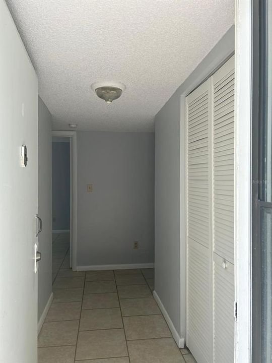 For Sale: $95,900 (2 beds, 1 baths, 1019 Square Feet)