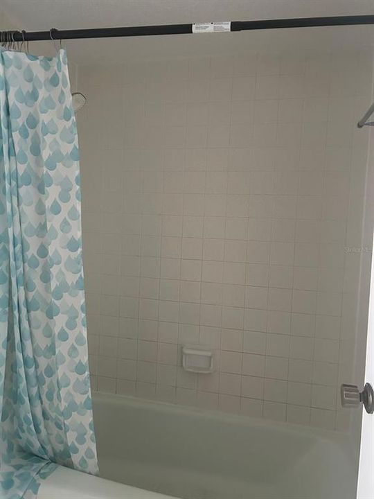 For Sale: $95,900 (2 beds, 1 baths, 1019 Square Feet)