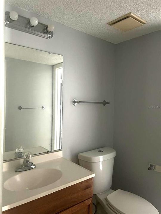 For Sale: $95,900 (2 beds, 1 baths, 1019 Square Feet)