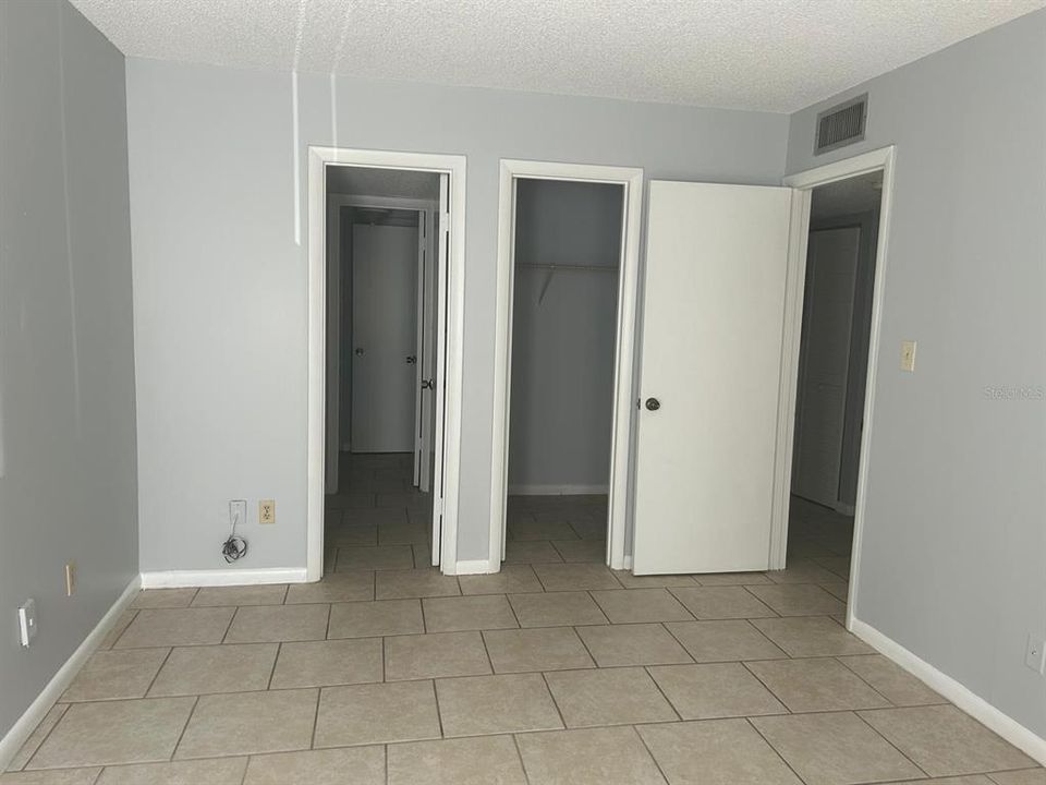 For Sale: $95,900 (2 beds, 1 baths, 1019 Square Feet)