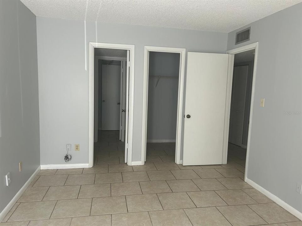 For Sale: $95,900 (2 beds, 1 baths, 1019 Square Feet)