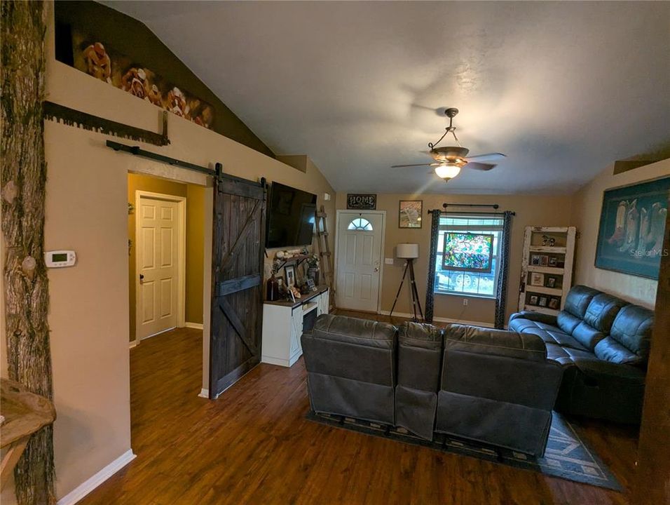 En Venta: $289,900 (3 camas, 2 baños, 1288 Pies cuadrados)