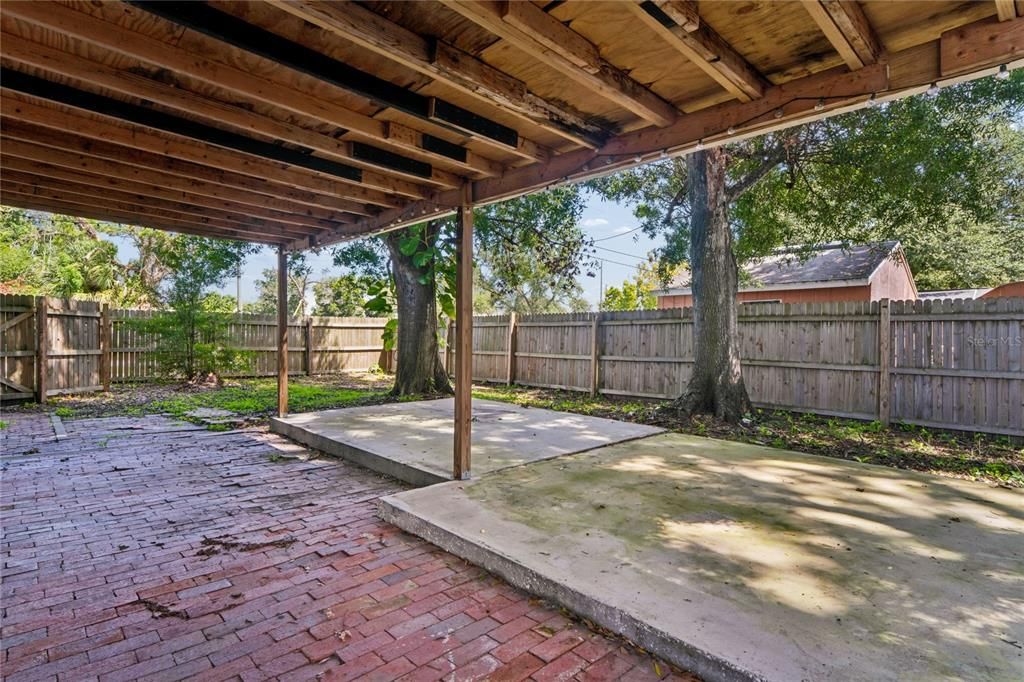 For Sale: $349,900 (3 beds, 2 baths, 1710 Square Feet)