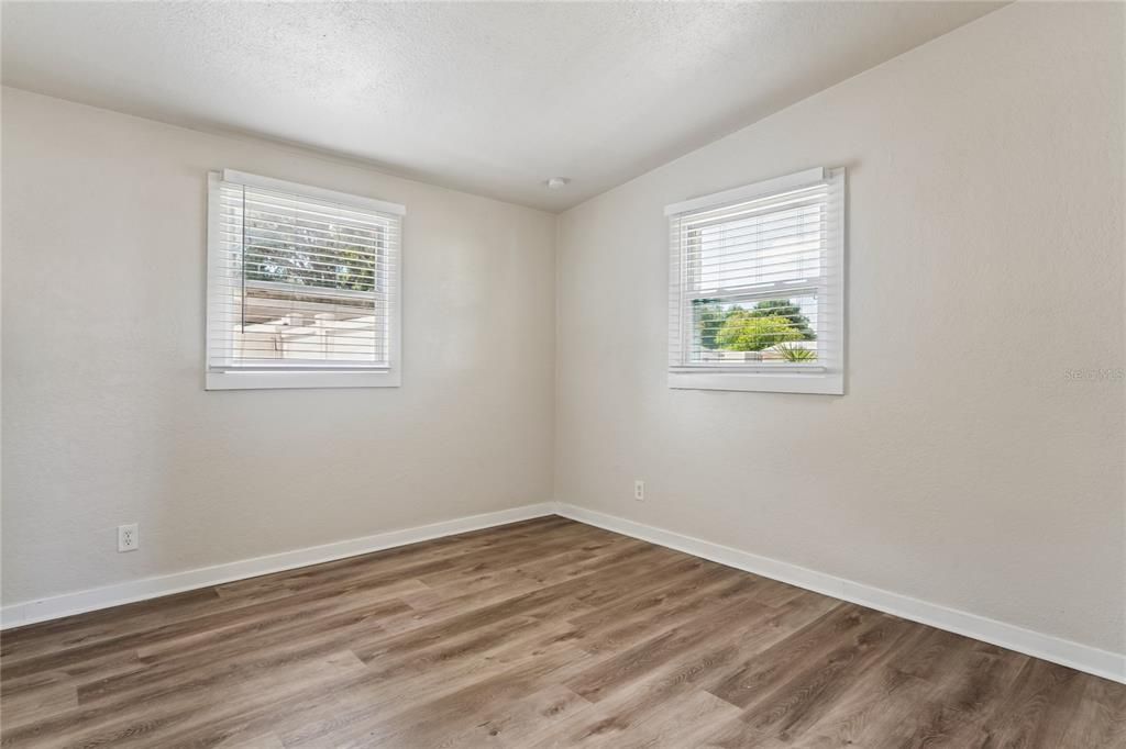 For Sale: $349,900 (3 beds, 2 baths, 1710 Square Feet)