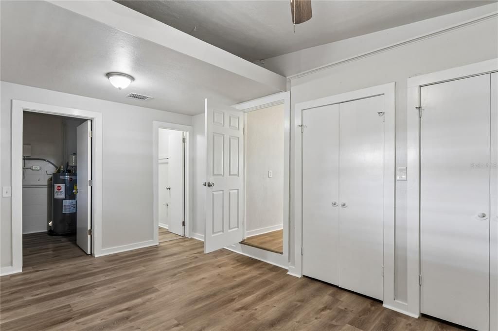 For Sale: $349,900 (3 beds, 2 baths, 1710 Square Feet)
