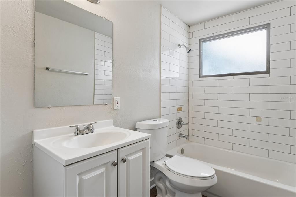 For Sale: $349,900 (3 beds, 2 baths, 1710 Square Feet)