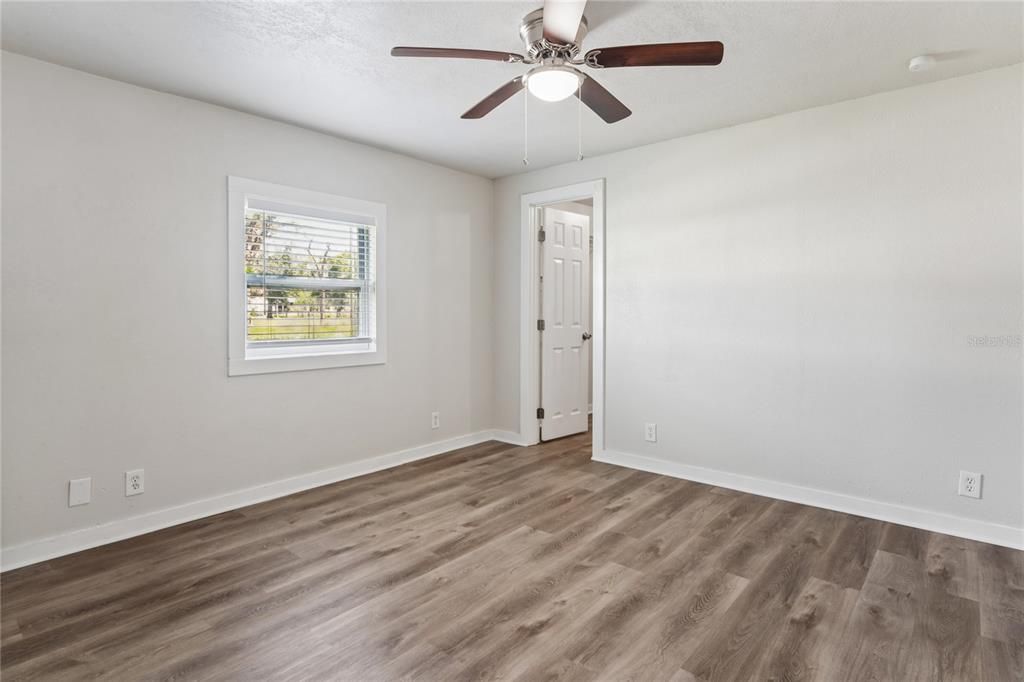 For Sale: $349,900 (3 beds, 2 baths, 1710 Square Feet)