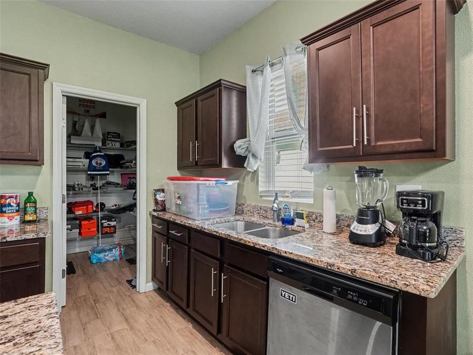 For Sale: $279,900 (3 beds, 2 baths, 1655 Square Feet)