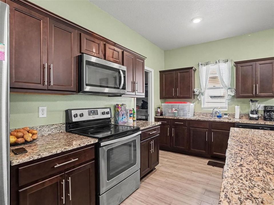 For Sale: $279,900 (3 beds, 2 baths, 1655 Square Feet)