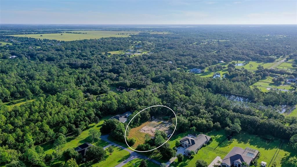 En Venta: $449,900 (1.57 acres)