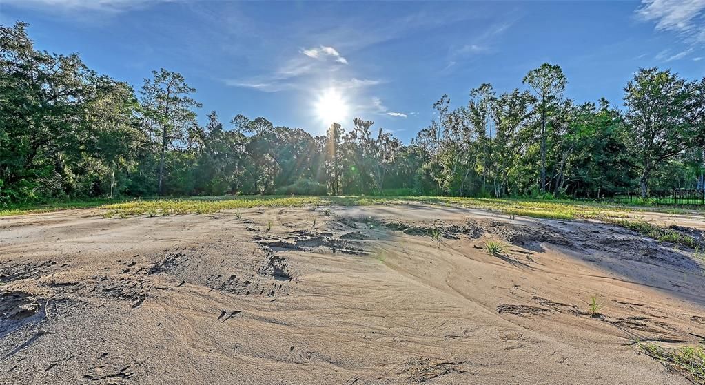 En Venta: $449,900 (1.57 acres)