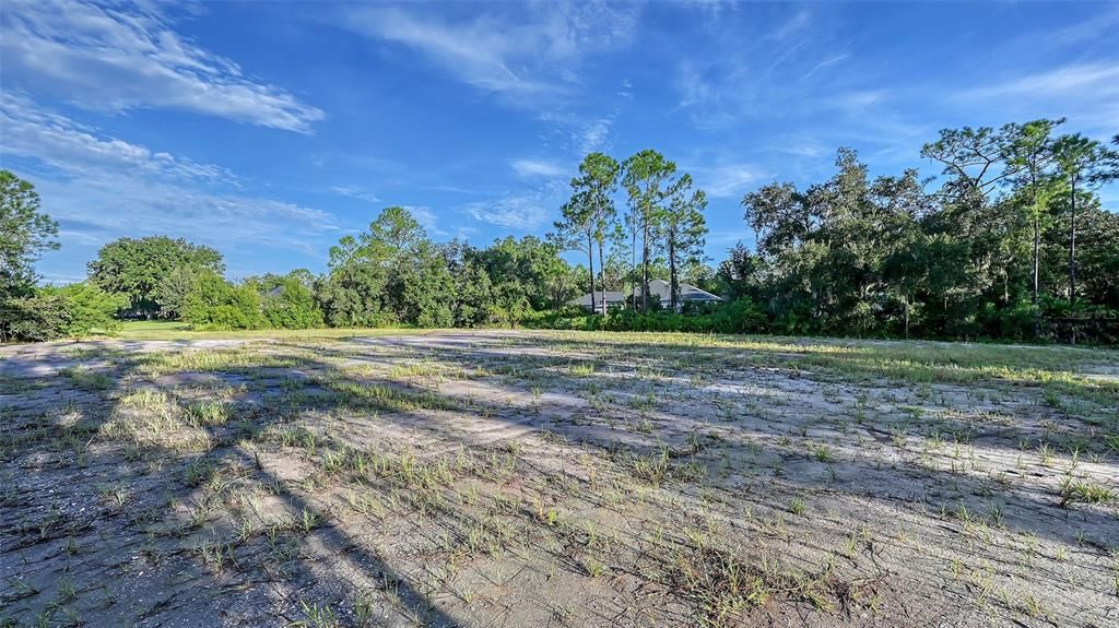 En Venta: $449,900 (1.57 acres)