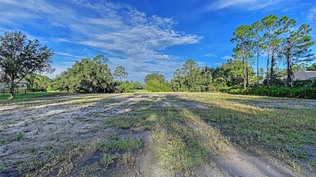 En Venta: $449,900 (1.57 acres)