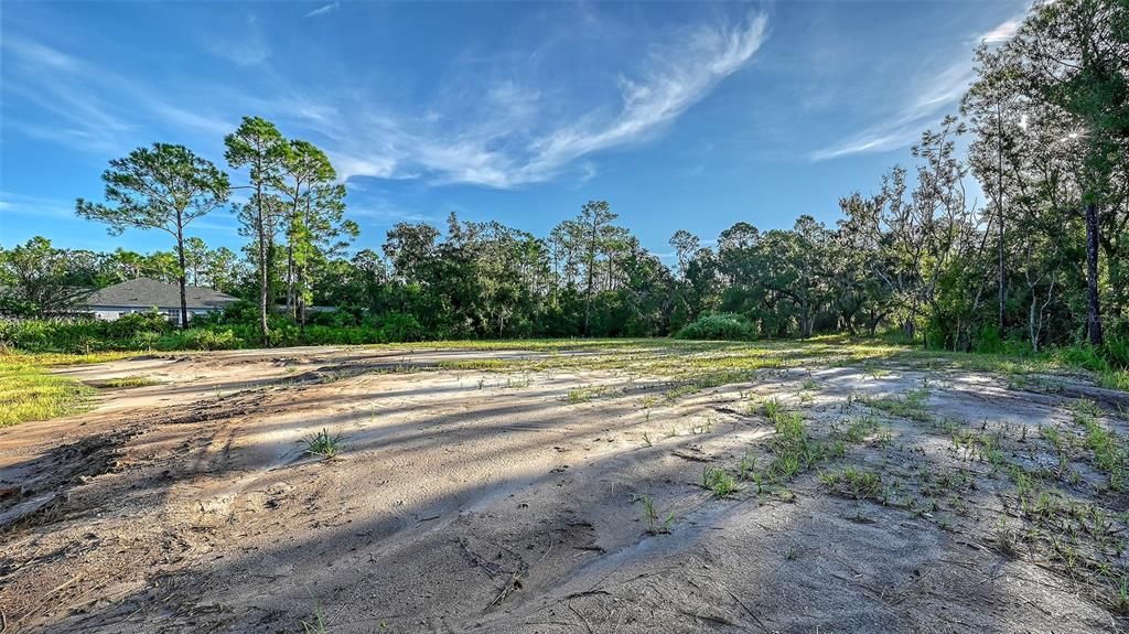 En Venta: $449,900 (1.57 acres)