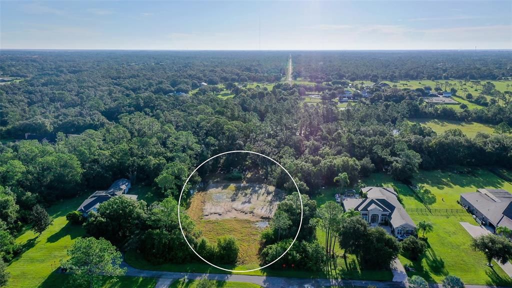En Venta: $449,900 (1.57 acres)