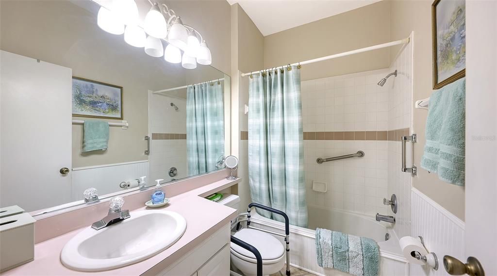 En Venta: $409,000 (3 camas, 2 baños, 1413 Pies cuadrados)