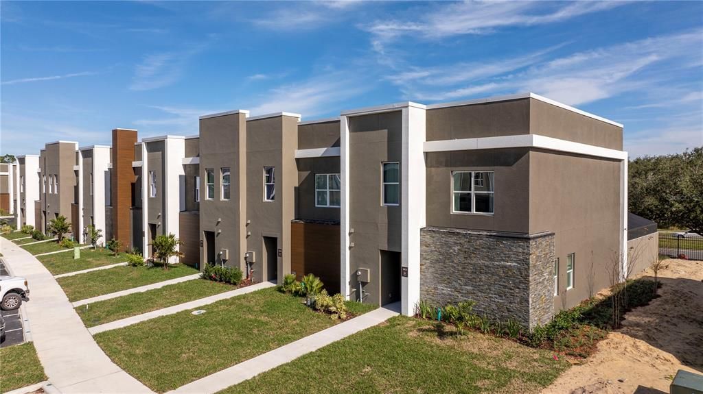For Sale: $595,000 (5 beds, 4 baths, 2133 Square Feet)