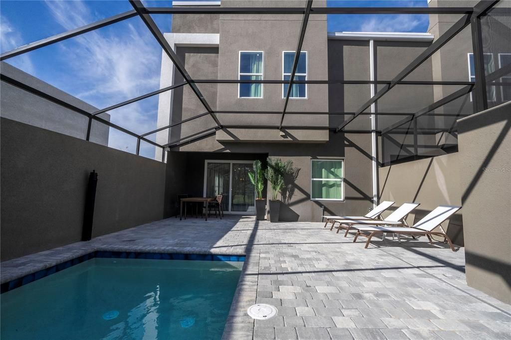 For Sale: $595,000 (5 beds, 4 baths, 2133 Square Feet)