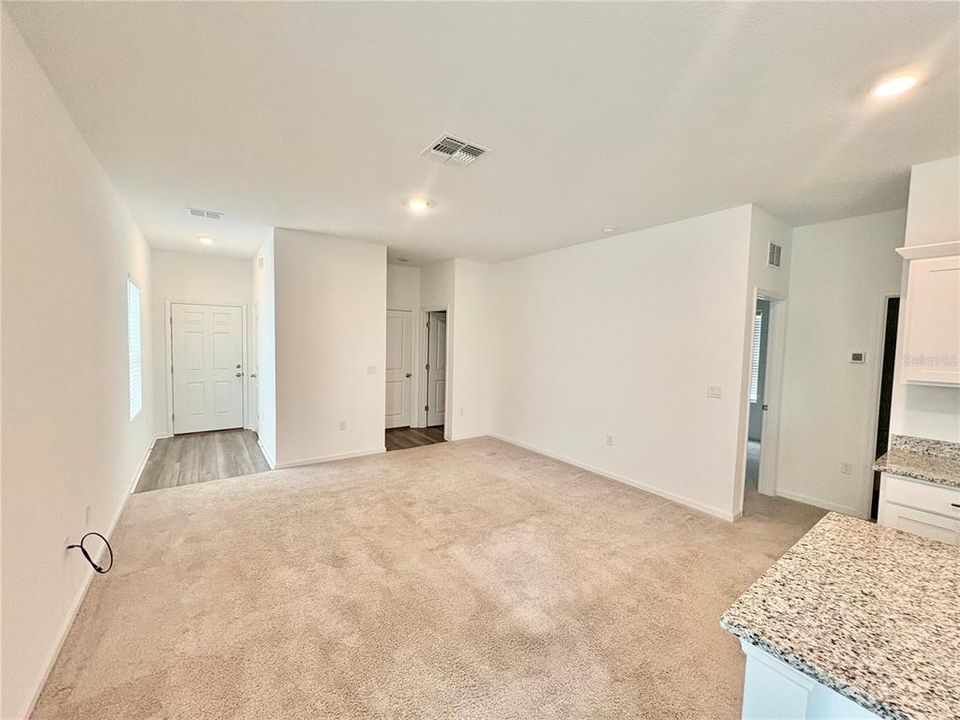 В аренду: $2,195 (3 спален, 2 ванн, 1365 Квадратных фут)